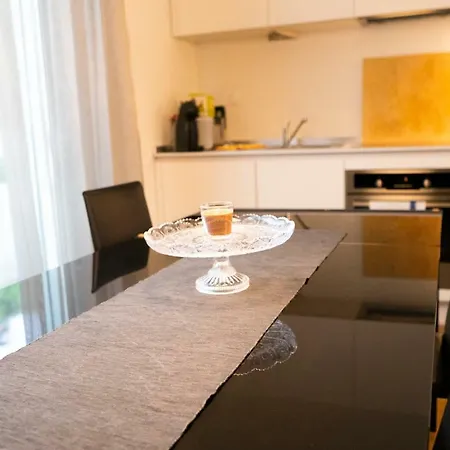 דירה Luxury Villa Olmo *
