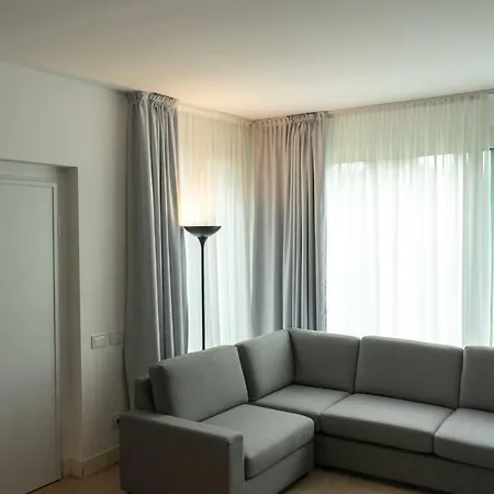 Luxury Villa Olmo Appartement